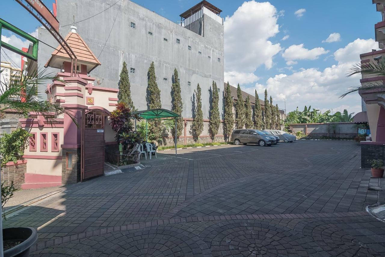 Hotel Reddoorz Near Setrasari Mall 2 Bandung